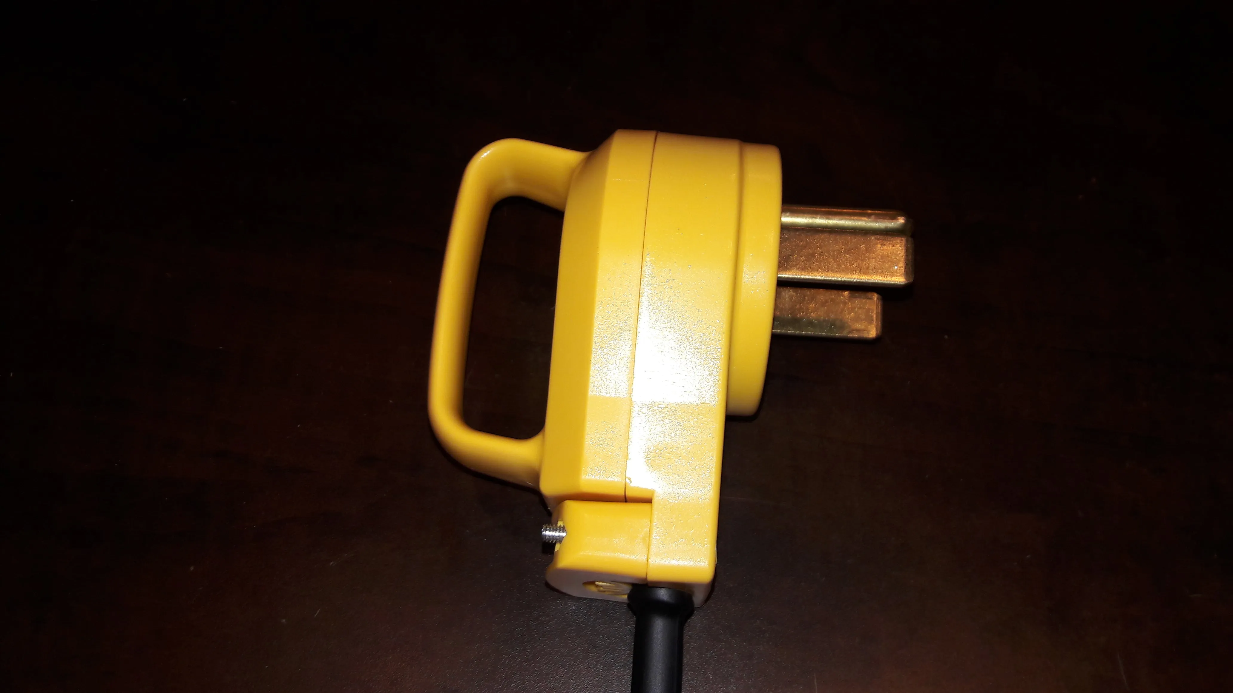 Adapter #31 30A Extension cord, no neutral with Camco EZ-Pull handles for Electric Vehicles